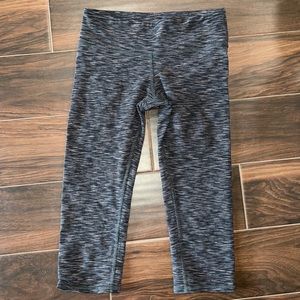 ALO Yoga Cropped Capri Space Dye Low Rise Women’s S Leggings Heather Gray